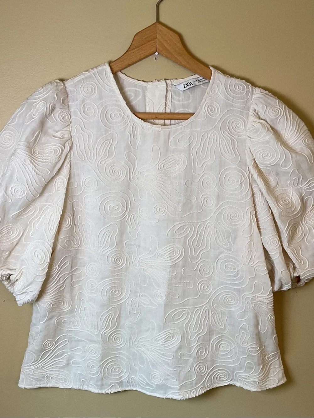 Zara Ivory Embroidered Puff Sleeve Blouse Size M